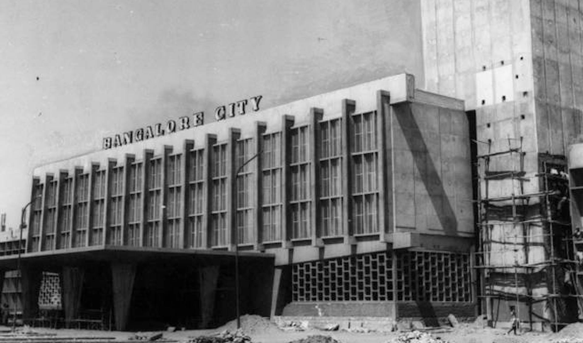 DVG Brings Gandhi to Bangalore for the First Time