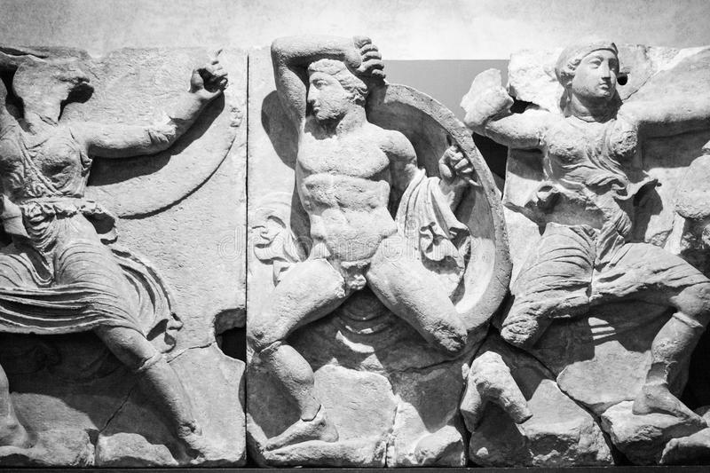 Alaṅkāras in Homer's Iliad -1