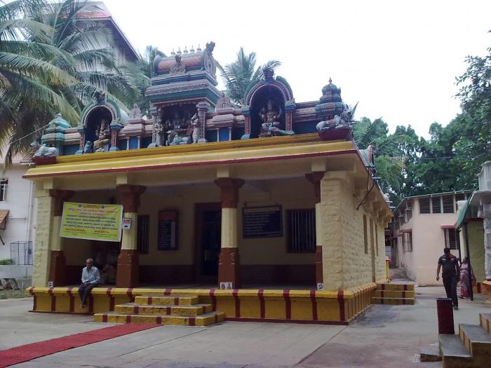 Bellave Venkatanaranappa - Building a Temple Prākāra